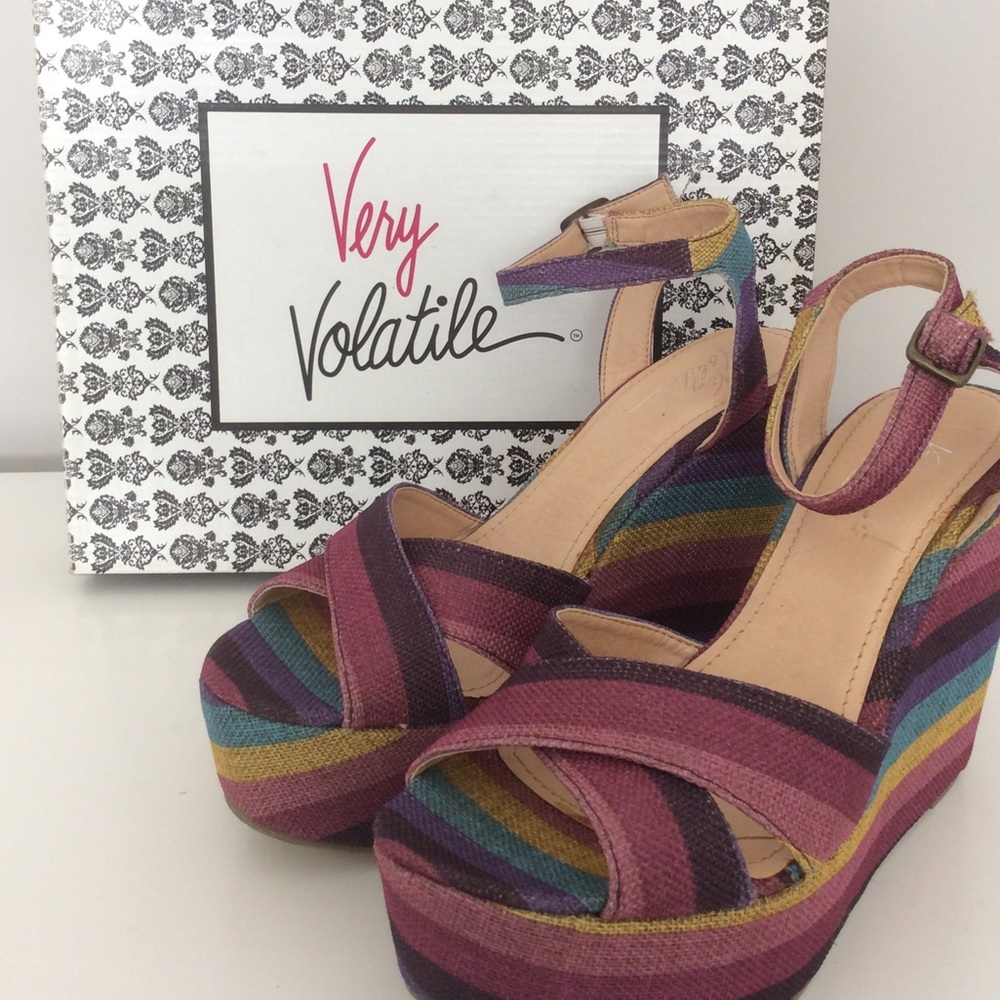 Very Volatile Hombre Wedge Sandle 9 &10